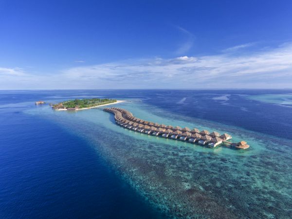 Hurawalhi Island Maldives by ReiseTravel.eu 