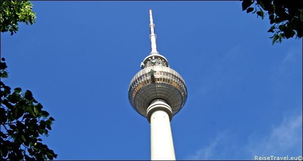 TV Turm Berlin Alexanderplatz by ReiseTravel.eu