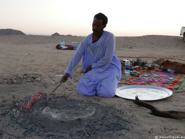 Beduinen vom Stamm der Ababda by ReiseTravel.eu 