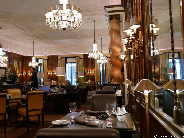 Dieter Ludewig Chef Concierge Hotel Bristol Wien by ReiseTravel.eu 