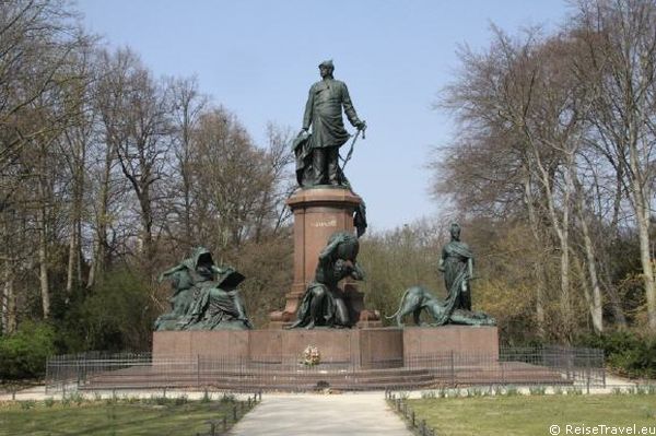 Otto von Bismarck - Der eiserne Kanzler by ReiseTravel.eu  
