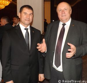 S. E. Botschafter Turkmenistan Toyly Atayev (li.), Heinrich Zertik, MdB by ReiseTravel.eu 